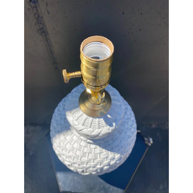 Pair of 1970's Faux Rattan Pottery Lamps on Acrylic Base For Sale In Atlanta - Image 6 of 7
