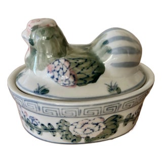 1980s Brooding Hen Chinese Porcelain Lidded Box For Sale