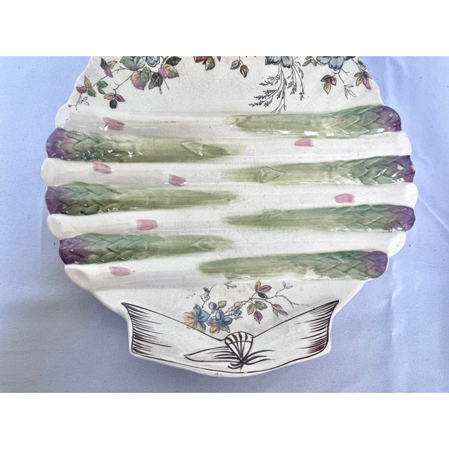 1890s English Majolica Shell Shape Asparagus Plate For Sale - Image 9 of 11