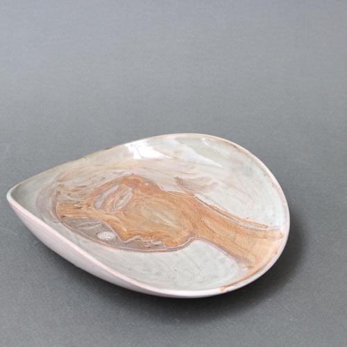 Mid-Century French Decorative Ceramic Plate by Atelier Du Grand Chêne, 1950s For Sale - Image 14 of 15