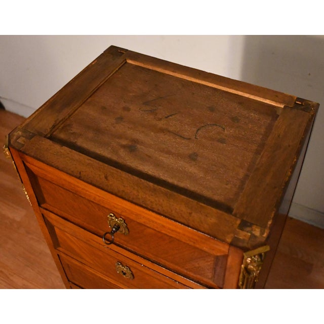 1920s Antique French Louis XV Walnut Satinwood Inlay & Marble Top Lingerie Stand For Sale - Image 18 of 18