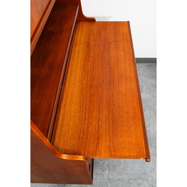 Mid Century Danish Modern Secretary Desk Bureau Denmark Vintage Drawers Vanity For Sale - Image 9 of 12