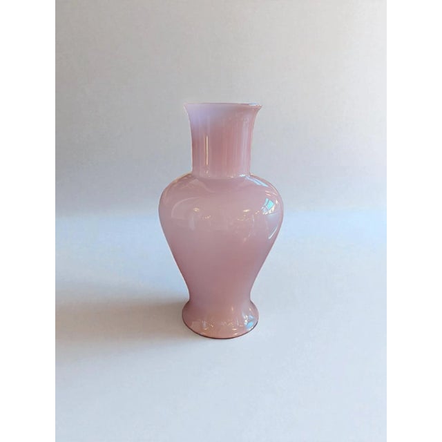 Vase from the Opalino series designed by Paolo Venini for Venini in the 1950s. Perfectly preserved, no defects or breaks....