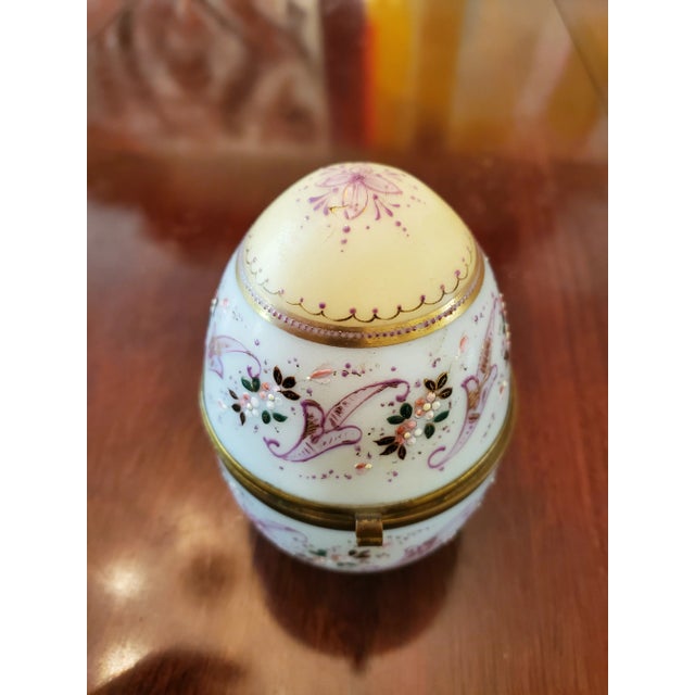 Early 1900s Antique Moser Bohemian Glass Opaline Egg Jewel Box For Sale In Boston - Image 6 of 8