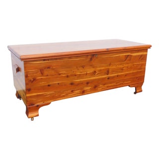 Early 1900s Lane Solid Cedar Hope Chest Blanket Trunk Bench 6586 For Sale