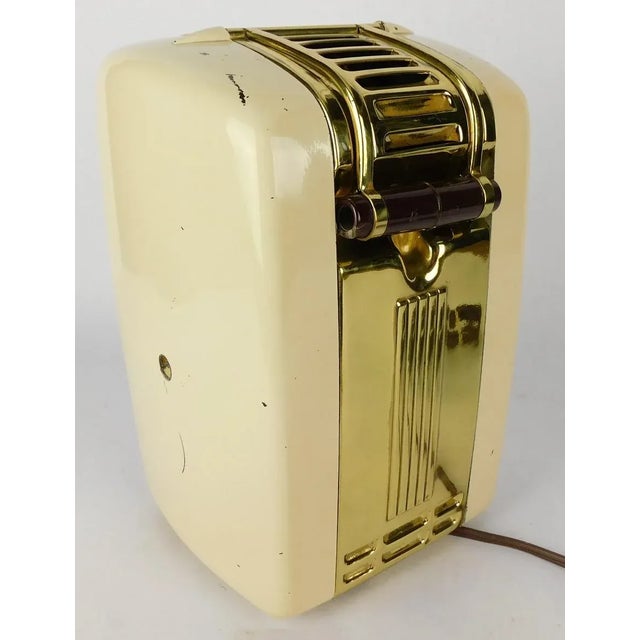 Ivory 1940's Westinghouse Refrigerator Original Ivory Radio For Sale - Image 8 of 10