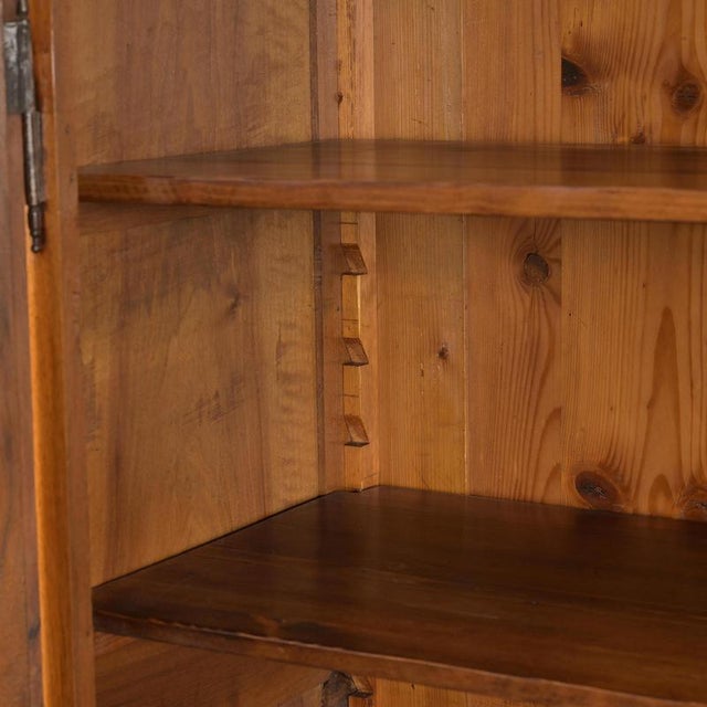 Biedermeier Walnut Cabinet, Rheinhessen, 1830s For Sale - Image 6 of 11