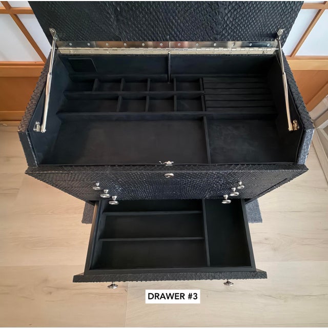 Elisabeth Weinstock Large Black Bespoke Snakeskin 4-Drawer Luxury Jewelry Chest / Case - Rare For Sale - Image 13 of 16