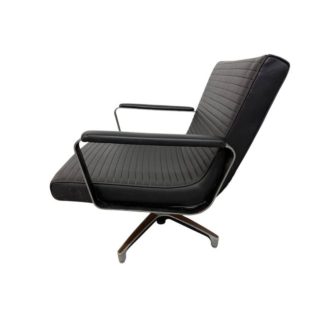 Mid-Century Modern Mid-Century Modern Chromcraft Black Leather Swivel Chair For Sale - Image 3 of 7