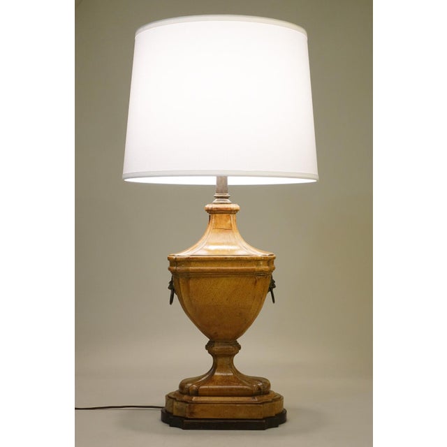 Wood 1960s Frederick Cooper Hollywood Regency Neoclassical Modern French Empire Trophy Urn Maple Wood Brass Table Lamp For Sale - Image 7 of 14