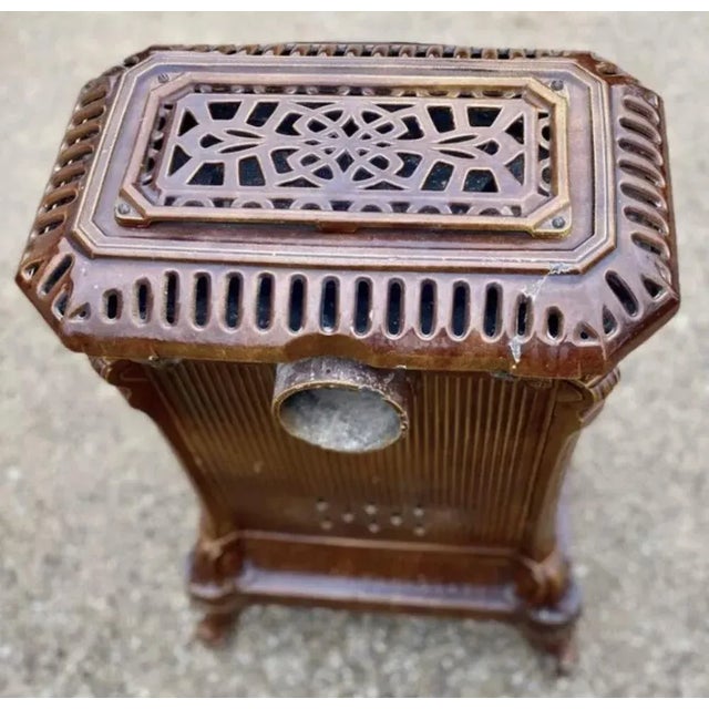 Large Antique Enameled Cast Iron Frying Pan, 1930s For Sale - Image 4 of 8