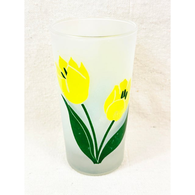 Mid-Century Modern Vintage 1950’s Boscul Frosted Floral Glasses- Set of 5 For Sale - Image 3 of 7