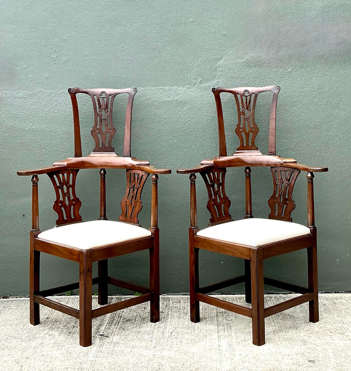Vintage Chippendale High Back Corner Chairs - A Pair - Detail view