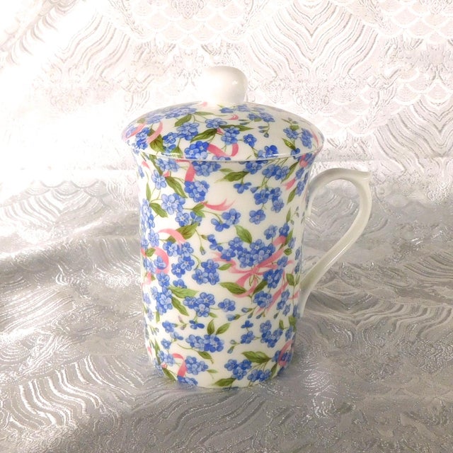 1980s David Michael China Set of a Teapot, Serving Tray and Covered Teacup For Sale - Image 10 of 12