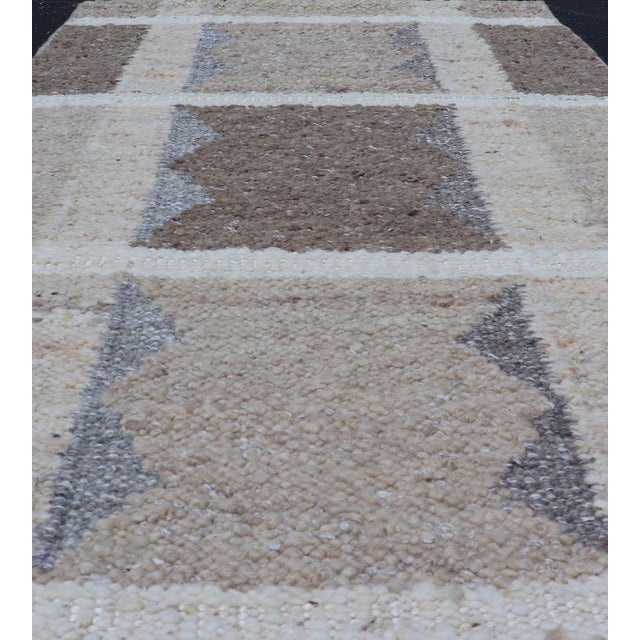 Geometric Scandinavian Flat-Weave Rug by Keivan Woven Arts, 3'0 X 5'2 For Sale In Atlanta - Image 6 of 9