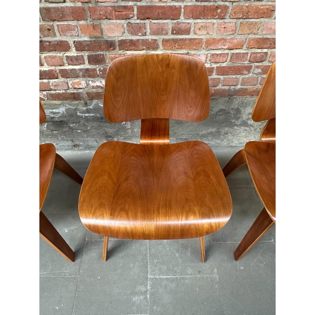 DCW Dining Chairs in Walnut attributed to Charles & Ray Eames for Herman Miller, 1950s, Set of 4 For Sale - Image 10 of 18