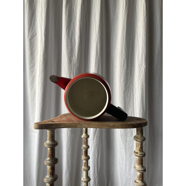 1960s Enameled Cast Iron Coffee Pot attributed to Antti Nurmesniemi for Finel, 1950s For Sale - Image 5 of 10