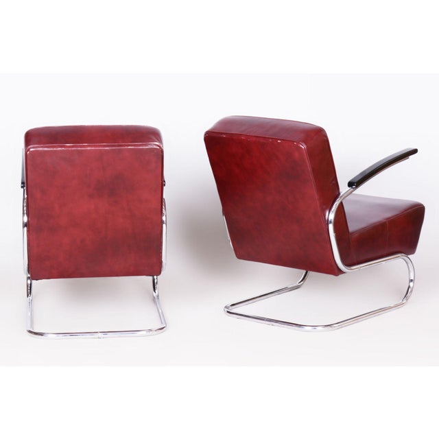 Czech Bauhaus Armchairs in Red Leather and Chrome by Arnošt Beck, 1930s, Set of 2 For Sale - Image 6 of 8