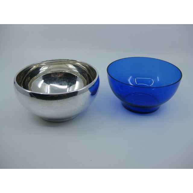 1950s Vintage Mid-Century Modern Birds Sterling Silver Mayonnaise Bowl With Cobalt Color Glass Liner Bowl For Sale In Los Angeles - Image 6 of 10