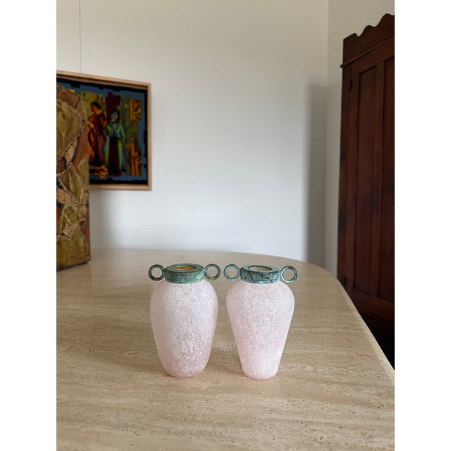 1980s Pair of Scavo Murano-Style Glass Vessels Bud Vases Pink Verdigris Metal Handles For Sale - Image 5 of 18
