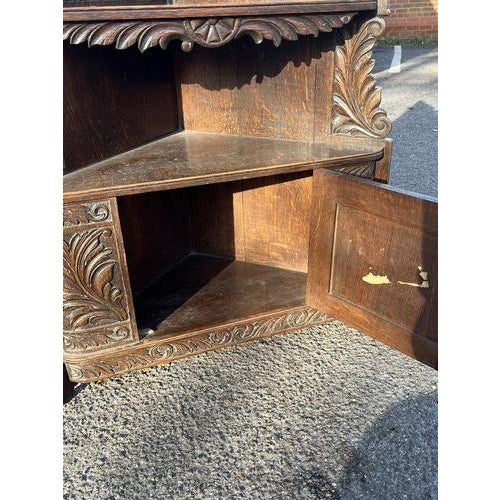 Victorian Corner Wall Cabinet in Oak with Fine Carved Figure and Decoration For Sale - Image 6 of 11
