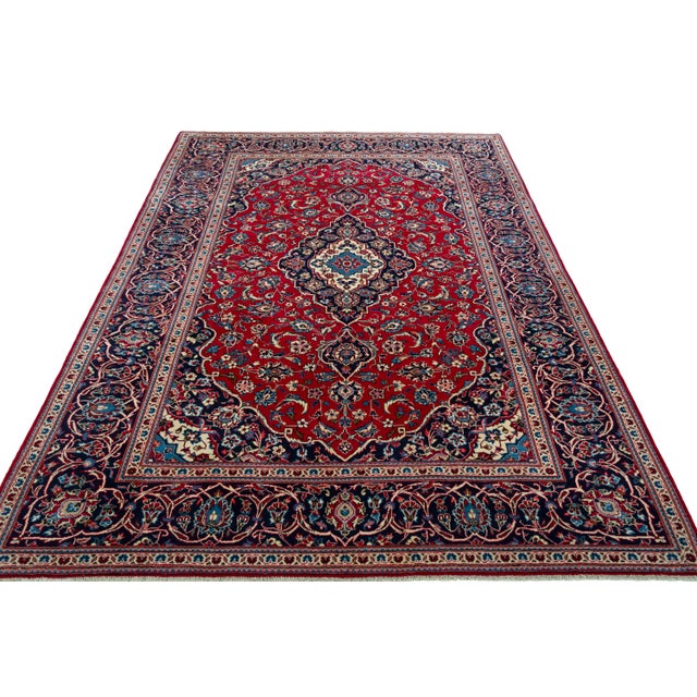 Hand-Knotted Oriental Rug in Wool For Sale - Image 4 of 11