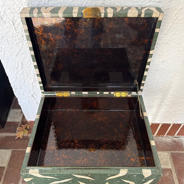 Green 1980s Maitland Smith Box on Stand Side Table With Lions For Sale - Image 8 of 11