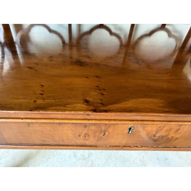 1970s Hollywood Regency Chinoiserie Burl Wood Two-Tier Nightstand / End Table For Sale - Image 10 of 12