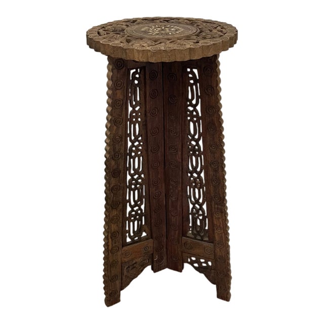 1970s Hand Carved Indian Wooden Pedestal Side Table With Inlay, Folding Base and Removable Top For Sale