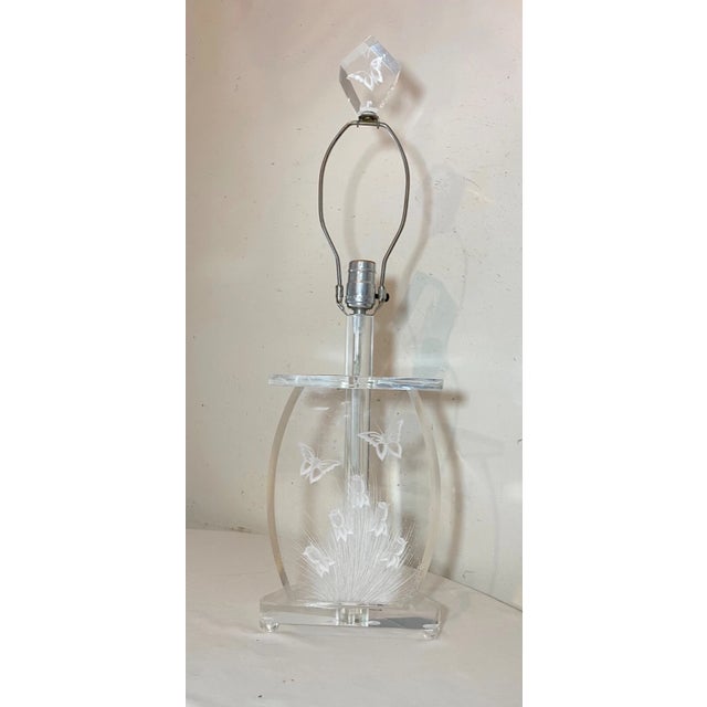 Mid-Century Modern Vintage Mid Century Modern Carved Clear Lucite Electric Table Lamp Butterfly For Sale - Image 3 of 12