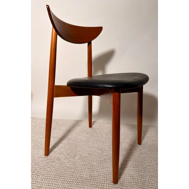 Mid-Century Modern 1960s Danish Modern Teak Dining Chairs, Sculptural Scandinavian Pair For Sale - Image 3 of 6