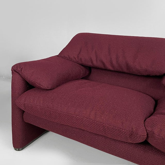 Italian Modern Burgundy Fabric Maralunga Sofa by Vico Magistretti for Cassina, 1970s For Sale - Image 6 of 14