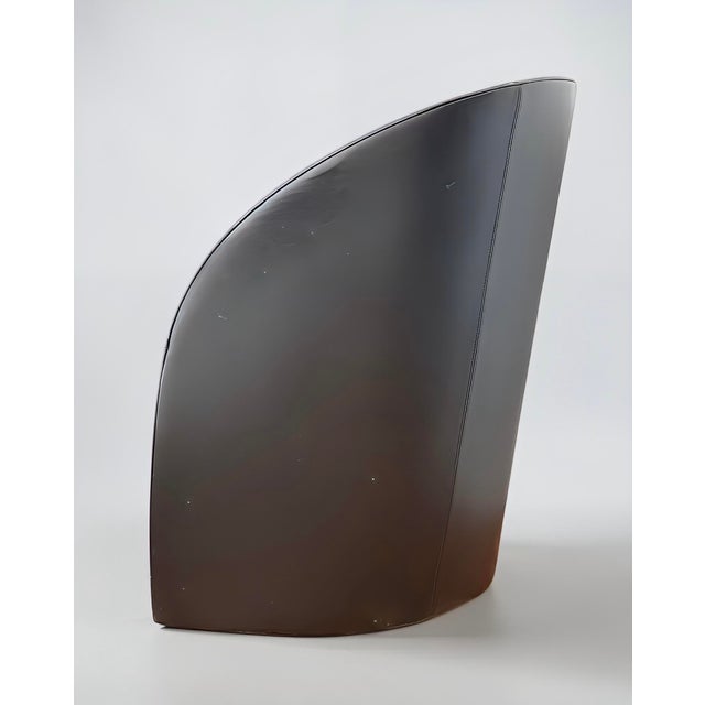1990s Italian Postmodern Club Chair in Black Pelle Frau Leather by Massimo & Lella Vignelli for Poltrona Frau, Italy, 1989 For Sale - Image 5 of 8