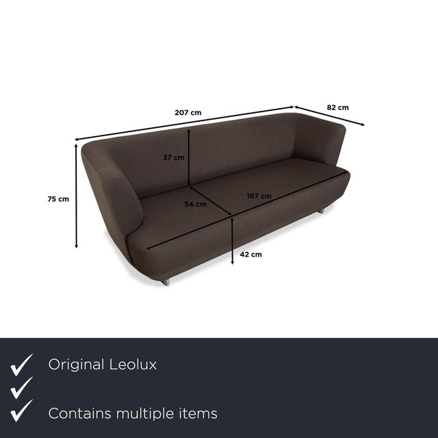 The Leolux Daja three-seater sofa, with its clean lines and simple design, showcases a stylish and timeless look. The...