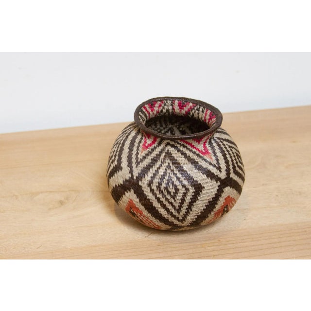 1950s Finely Woven Earthy Diamond Motif Embera Basket For Sale - Image 5 of 7