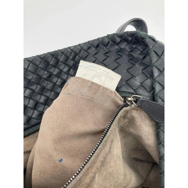 Animal Skin Bottega Veneta Black Woven Leather Handbag Tote For Sale - Image 7 of 12