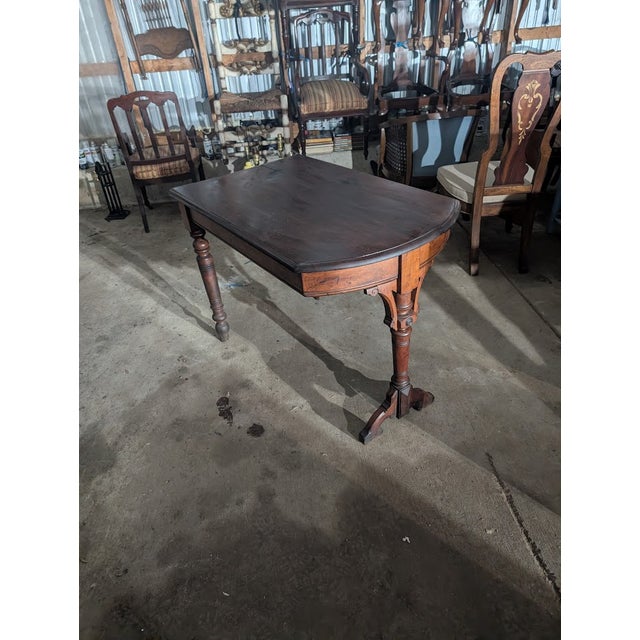 Chestnut Georgian-Style Mahogany Tripod Pedestal Table For Sale - Image 8 of 15