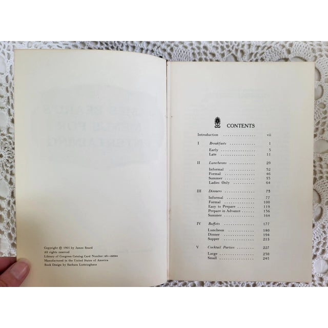American 1965 James Beard Menus for Entertaining Cookbook For Sale - Image 3 of 12