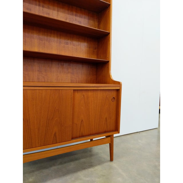 Vintage Danish Modern Teak Bookshelf / Cabinet For Sale - Image 9 of 12