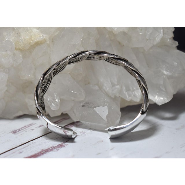 Late 20th Century Wide Woven Flexible Sterling Silver Cuff Bracelet For Sale In Philadelphia - Image 6 of 17