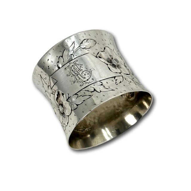 Outstanding Large Antique Germany 800 Grade Continental Coin Silver Flower Decorated Napkin Ring Circa 1880s For Sale - Image 4 of 12