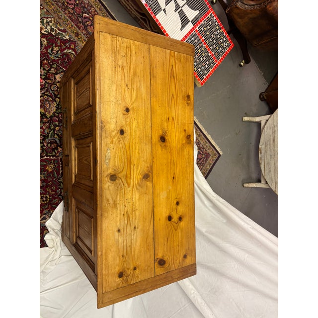 English Pine Blanket Chest, 19th Century For Sale - Image 14 of 17
