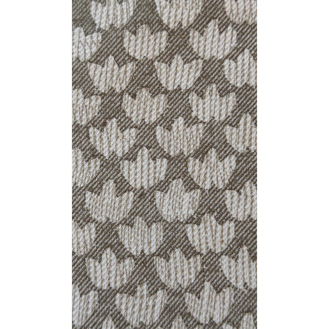 Fermoie Eythorne EYTH- SKU: EYTH- 100% Cotton fabric 3 yards Eythorne is the pineapple found in the Hackford collection....