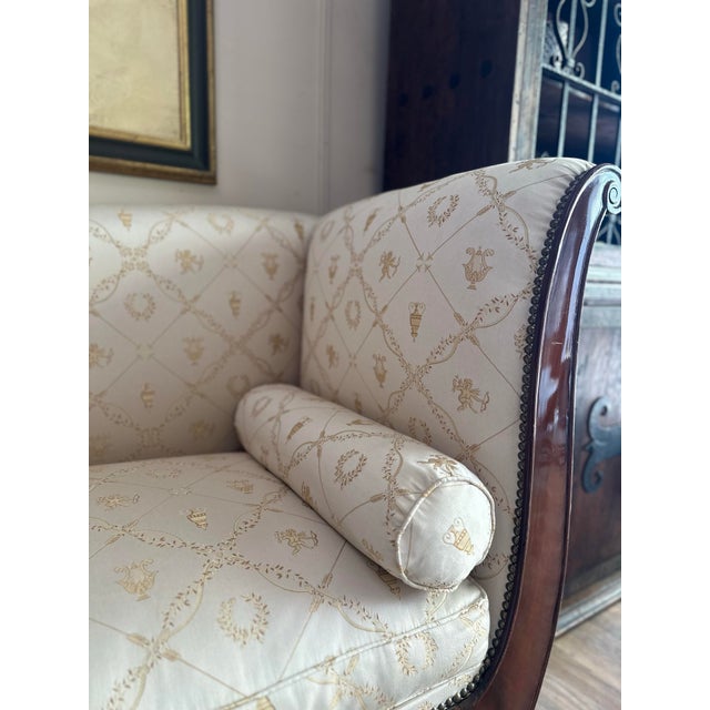 Wood Antique Mahogany Recamier Chaise Lounge With Neoclassical Upholstery For Sale - Image 7 of 8