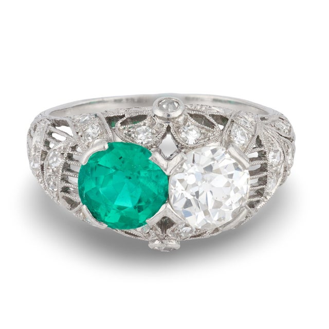 Art Deco 1930s Art Deco Emerald Diamond Platinum Toi Et Moi Ring, Size 5 For Sale - Image 3 of 6