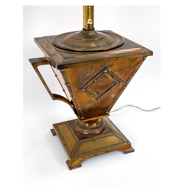 Early 20th Century Antique Bradley & Hubbard Arts & Craft Style Brass and Copper Table Lamp For Sale - Image 5 of 9