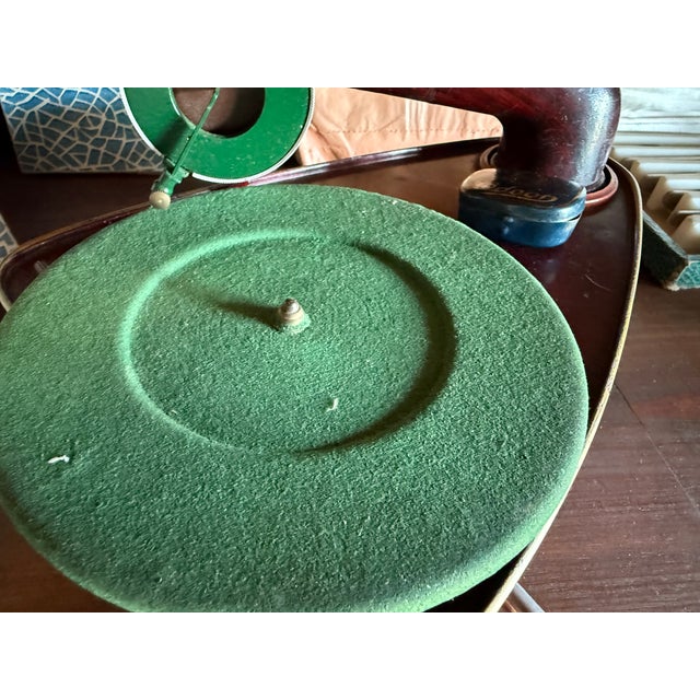 Bingola III Phonograph with Children's Records, 1920s For Sale - Image 6 of 10