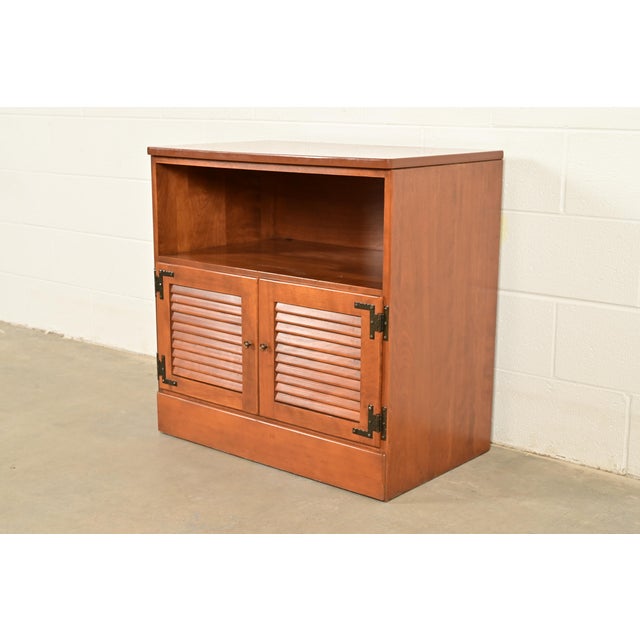 Ethan Allen American Colonial Solid Maple Media Cabinet or Bedside Chest For Sale - Image 13 of 13