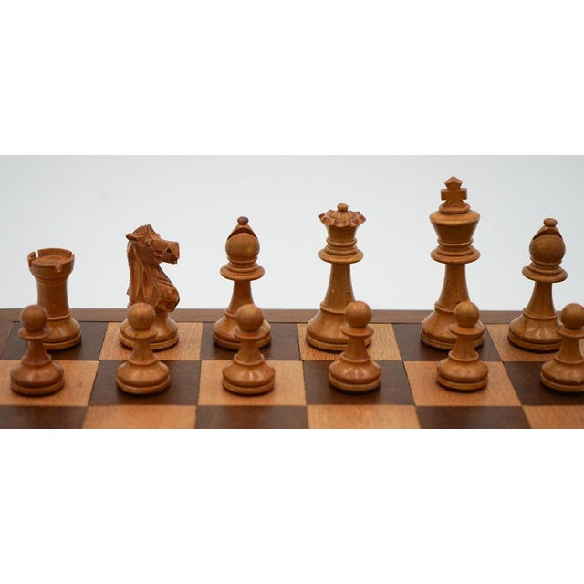 English Staunton Weighted Chess Set with Box and Board, 1890s, Set of 34 For Sale - Image 11 of 18