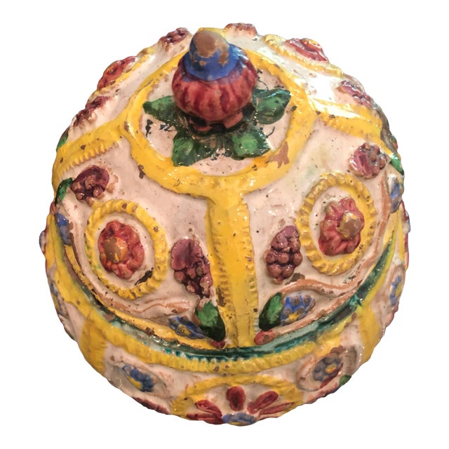 Early 20th Century Italian Floral & Flower Motif Faience Box For Sale